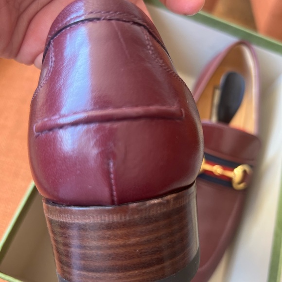 Hello, I am selling a pair of Gucci shoes in size 9. - Picture 2 of 5